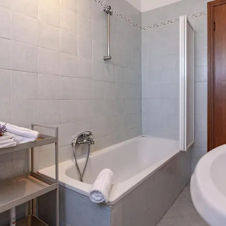 Lnd 10- 2 Camere, Parcheggio, Ascensore, Vicino Al Centro Апартаменты