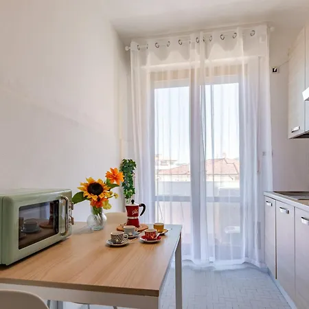 Апартаменты Lnd 10- 2 Camere, Parcheggio, Ascensore, Vicino Al Centro