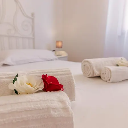 Апартаменты Lnd 10- 2 Camere, Parcheggio, Ascensore, Vicino Al Centro